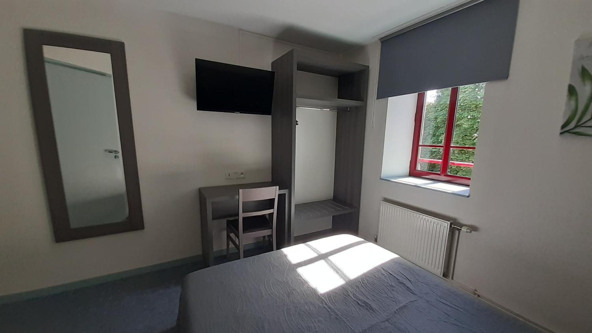 Hotel La Boule D'Or Pouzauges Habitación foto
